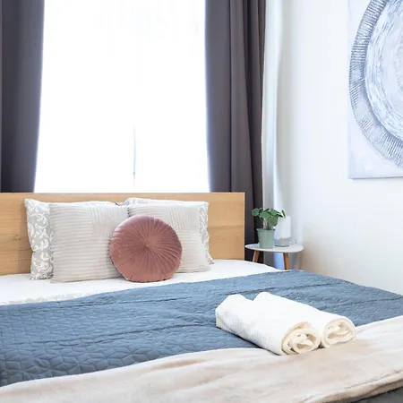 Prime Location & Cozy 3bedrm *