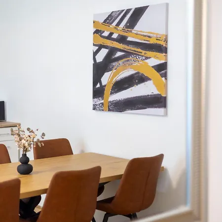 Prime Location & Cozy 3bedrm Budapest