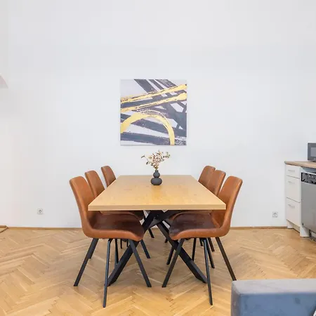 Prime Location & Cozy 3bedrm Apartment Budapest