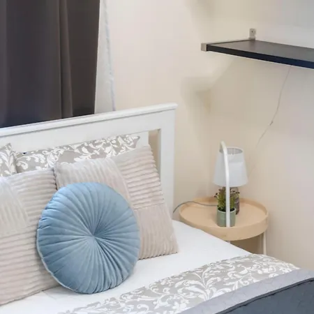 Prime Location & Cozy 3bedrm Apartment
