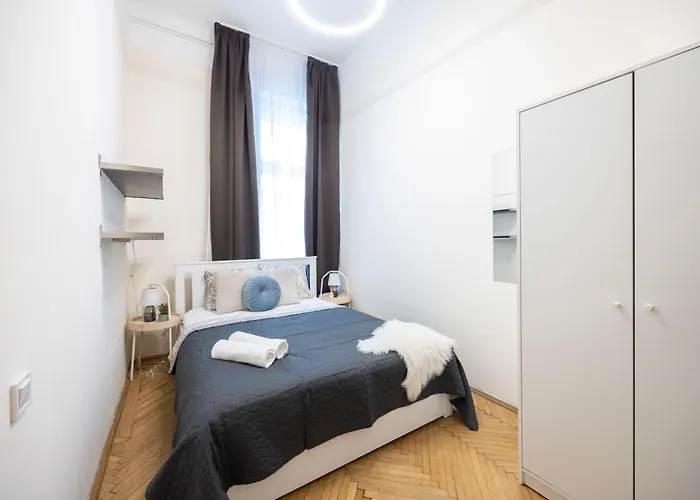 Apartment Prime Location & Cozy 3bedrm
