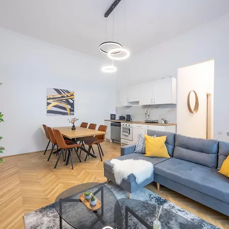 דירה Prime Location & Cozy 3bedrm *